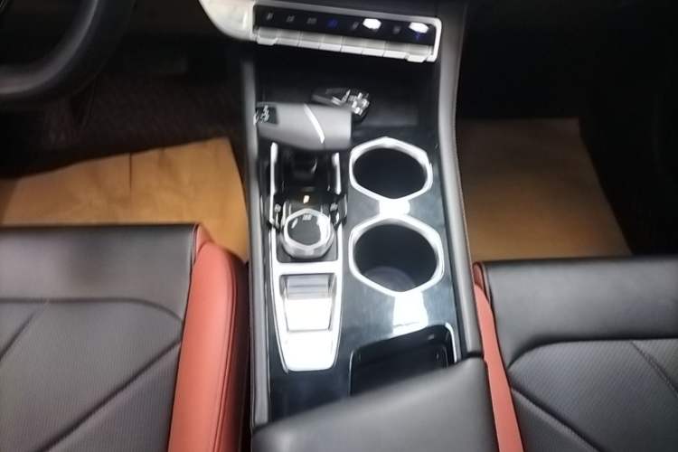 Used CHANGAN Eado 2023 Changan Edition PLUS Blue Whale NE 1.4T GDI DCT Prestige Version Gear Lever
