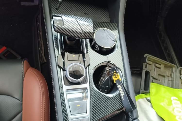 Used CHANGAN Eado 2023 Changan Edition PLUS Blue Whale NE 1.4T GDI DCT Prestige Version Gear Lever