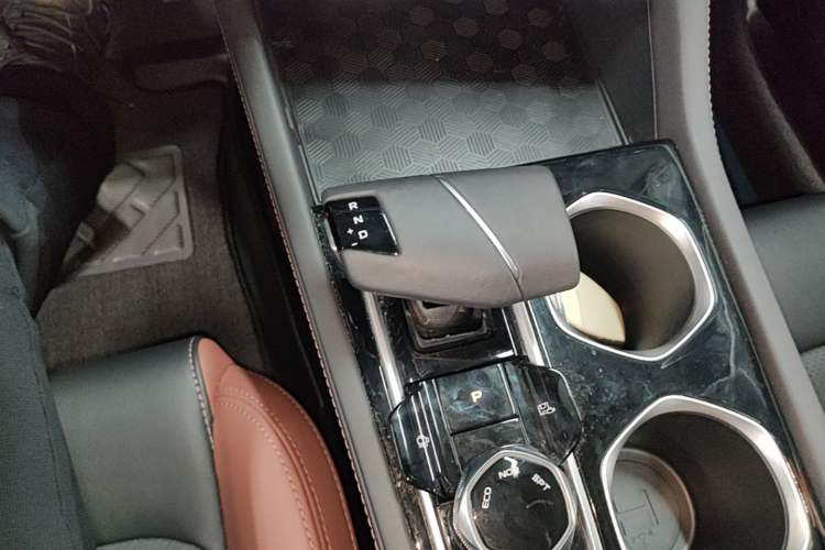 Used CHANGAN Eado 2023 Changan Edition PLUS Blue Whale NE 1.4T GDI DCT Prestige Version Gear Lever