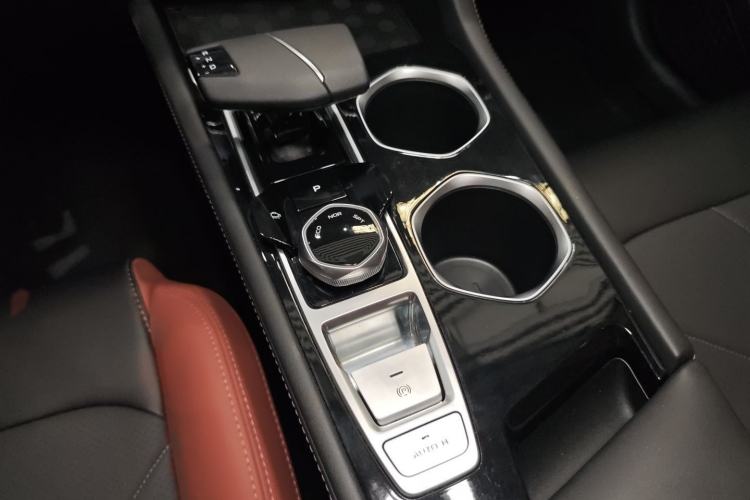 Used CHANGAN Eado 2023 Changan Edition PLUS Blue Whale NE 1.4T GDI DCT Prestige Version Gear Lever