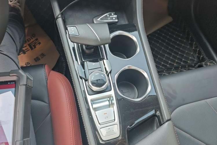 Used CHANGAN Eado 2023 Changan Edition PLUS Blue Whale NE 1.4T GDI DCT Prestige Version Gear Lever