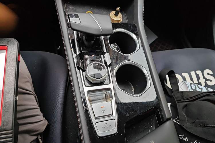Used CHANGAN Eado 2023 Changan Edition PLUS Blue Whale NE 1.4T GDI DCT Prestige Version Gear Lever