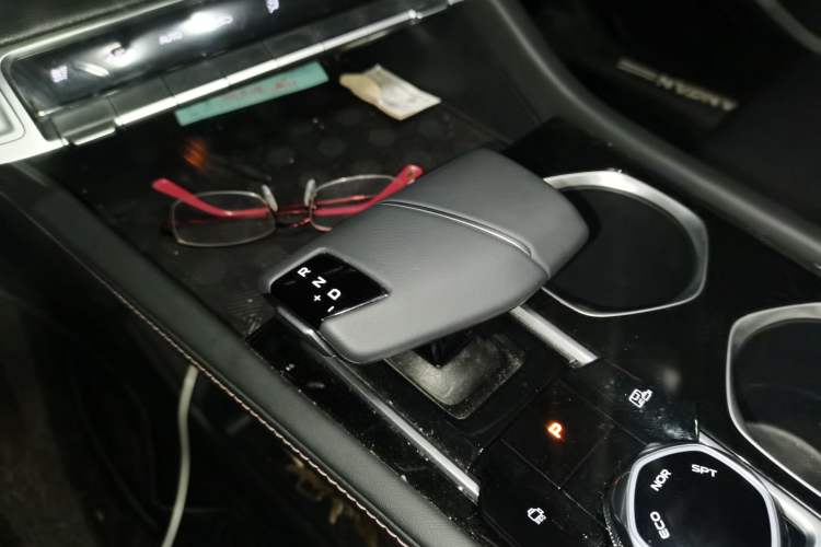 Used CHANGAN Eado 2023 Changan Edition PLUS Blue Whale NE 1.4T GDI DCT Prestige Version Gear Lever
