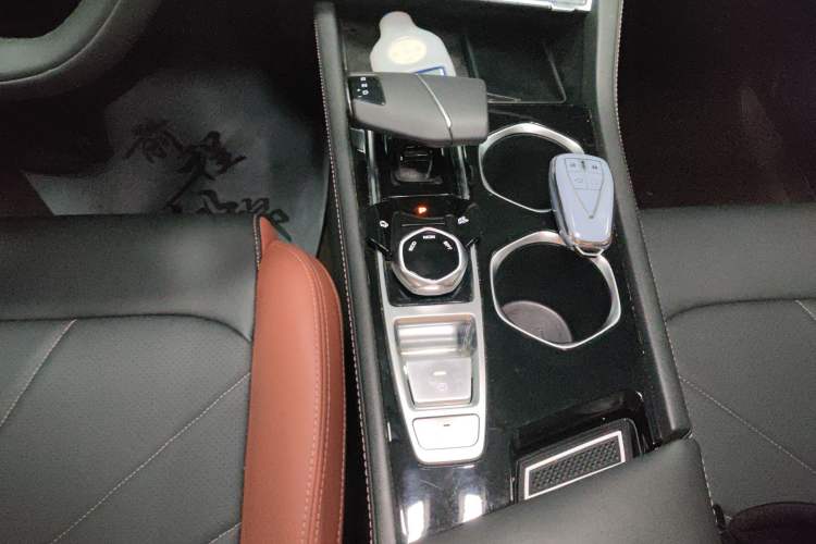 Used CHANGAN Eado 2023 Changan Edition PLUS Blue Whale NE 1.4T GDI DCT Prestige Version Gear Lever