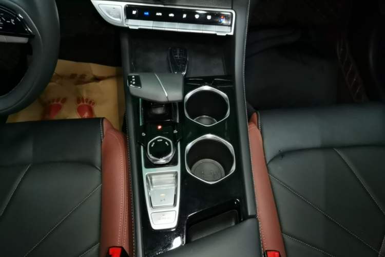 Used CHANGAN Eado 2023 Changan Edition PLUS Blue Whale NE 1.4T GDI DCT Prestige Version Gear Lever