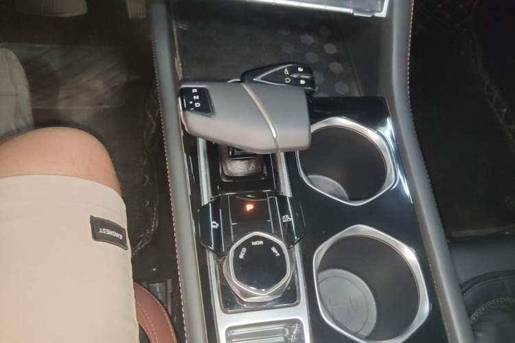 Used CHANGAN Eado 2023 Changan Edition PLUS Blue Whale NE 1.4T GDI DCT Prestige Version Gear Lever