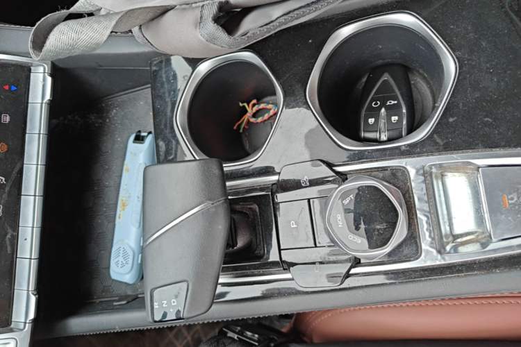 Used CHANGAN Eado 2023 Changan Edition PLUS Blue Whale NE 1.4T GDI DCT Prestige Version Gear Lever