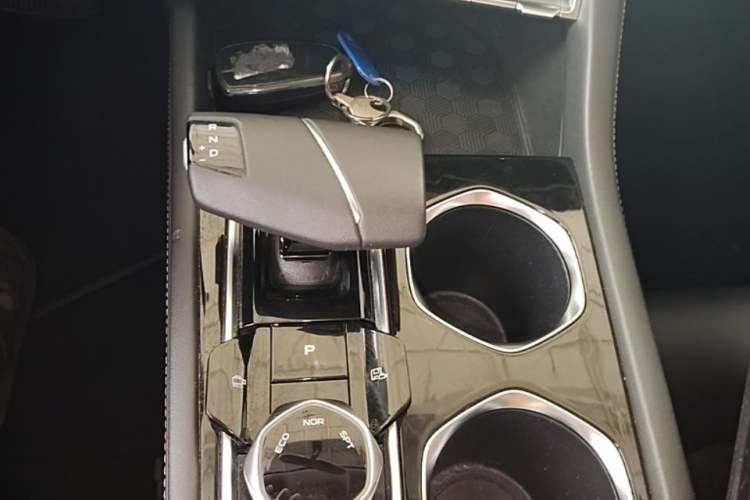 Used CHANGAN Eado 2023 Changan Edition PLUS Blue Whale NE 1.4T GDI DCT Prestige Version Gear Lever