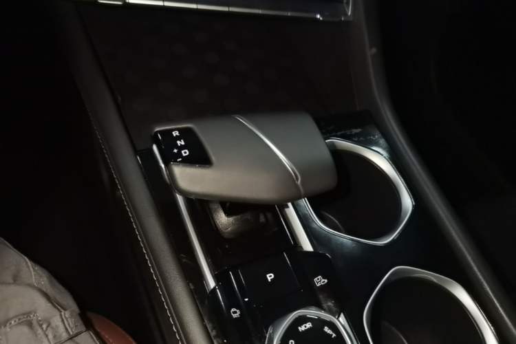 Used CHANGAN Eado 2023 Changan Edition PLUS Blue Whale NE 1.4T GDI DCT Prestige Version Gear Lever