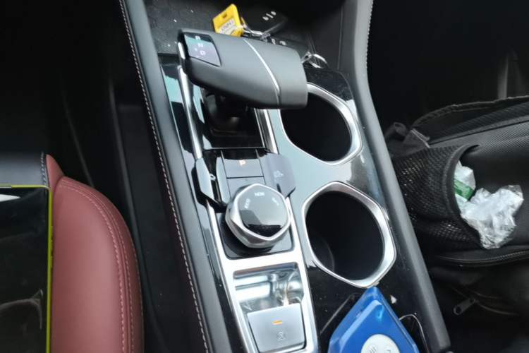 Used CHANGAN Eado 2023 Changan Edition PLUS Blue Whale NE 1.4T GDI DCT Prestige Version Gear Lever