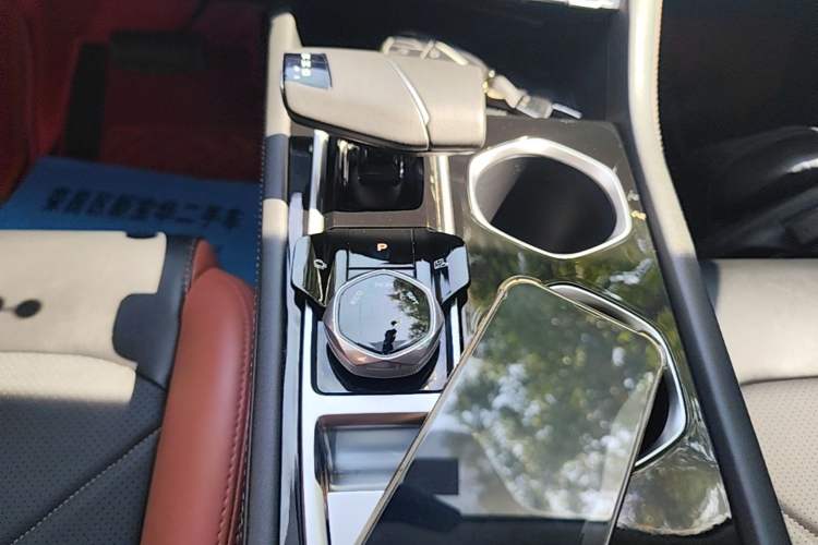 Used CHANGAN Eado 2023 Changan Edition PLUS Blue Whale NE 1.4T GDI DCT Prestige Version Gear Lever