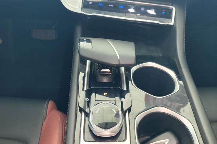 Used CHANGAN Eado 2023 Changan Edition PLUS Blue Whale NE 1.4T GDI DCT Prestige Version Gear Lever