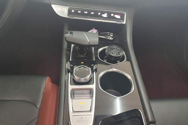 Used CHANGAN Eado 2023 Changan Edition PLUS Blue Whale NE 1.4T GDI DCT Prestige Version Gear Lever
