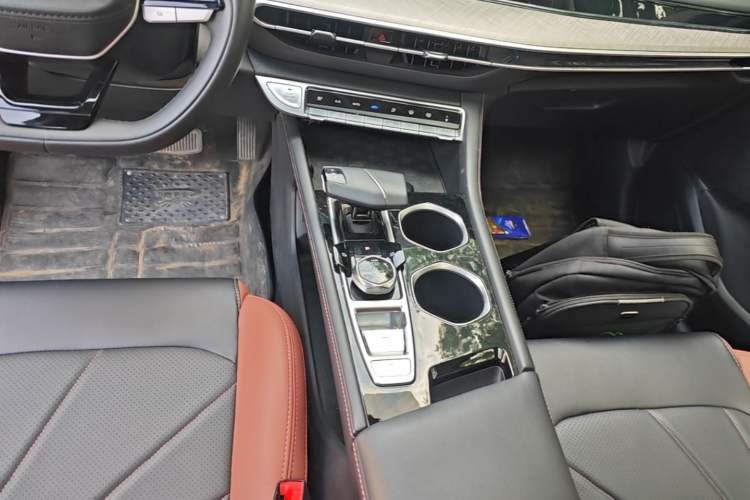 Used CHANGAN Eado 2023 Changan Edition PLUS Blue Whale NE 1.4T GDI DCT Prestige Version Gear Lever