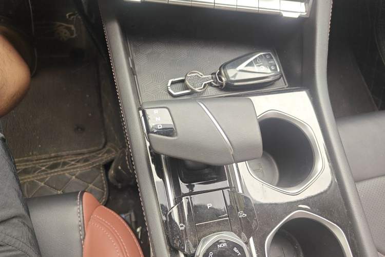 Used CHANGAN Eado 2023 Changan Edition PLUS Blue Whale NE 1.4T GDI DCT Prestige Version Gear Lever