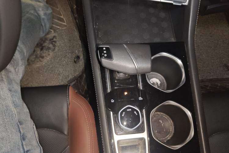 Used CHANGAN Eado 2023 Changan Edition PLUS Blue Whale NE 1.4T GDI DCT Prestige Version Gear Lever