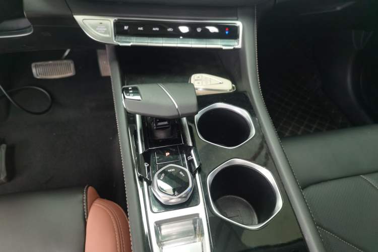 Used CHANGAN Eado 2023 Changan Edition PLUS Blue Whale NE 1.4T GDI DCT Prestige Version Gear Lever