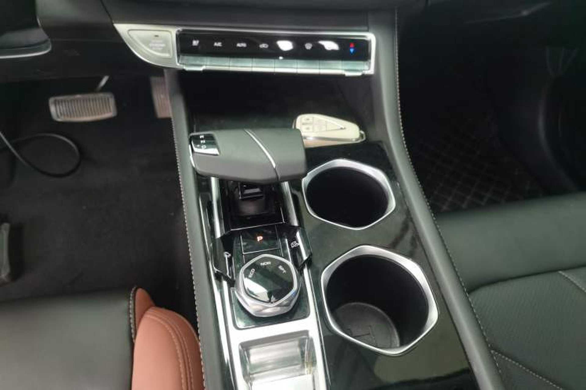 Used CHANGAN Eado 2023 Changan Edition PLUS Blue Whale NE 1.4T GDI DCT Prestige Version Gear Lever