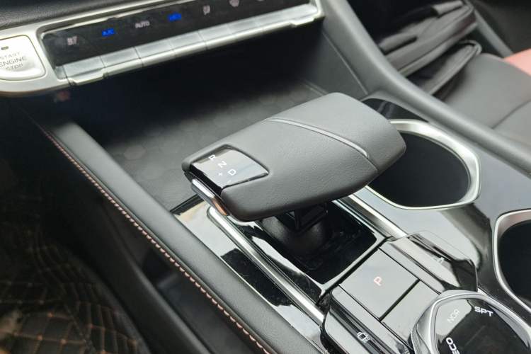 Used CHANGAN Eado 2023 Changan Edition PLUS Blue Whale NE 1.4T GDI DCT Prestige Version Gear Lever