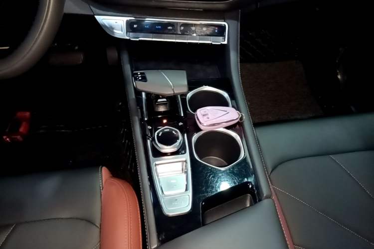 Used CHANGAN Eado 2023 Changan Edition PLUS Blue Whale NE 1.4T GDI DCT Prestige Version Gear Lever