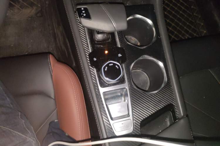 Used CHANGAN Eado 2023 Changan Edition PLUS Blue Whale NE 1.4T GDI DCT Prestige Version Gear Lever