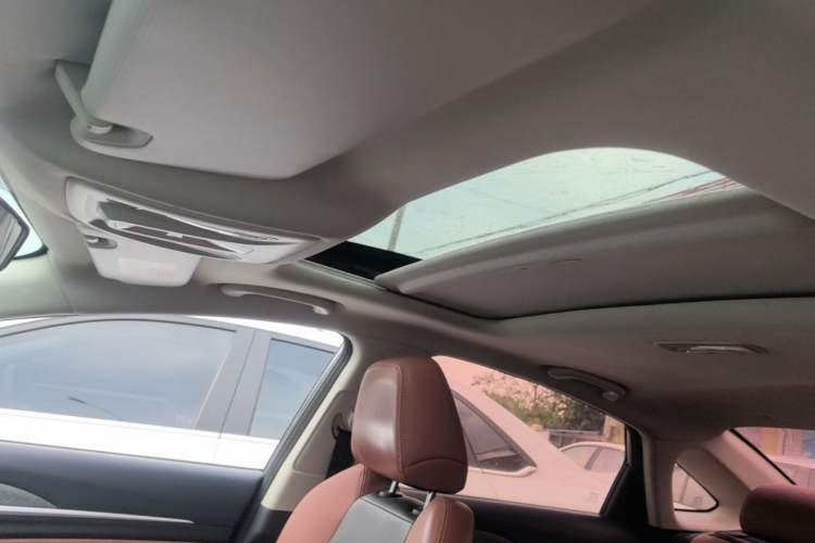 Used CHANGAN Eado 2023 Changan Edition PLUS Blue Whale NE 1.4T GDI DCT Prestige Version Headliner