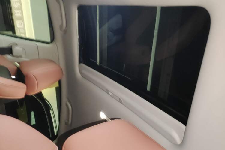Used CHANGAN Eado 2023 Changan Edition PLUS Blue Whale NE 1.4T GDI DCT Prestige Version Headliner