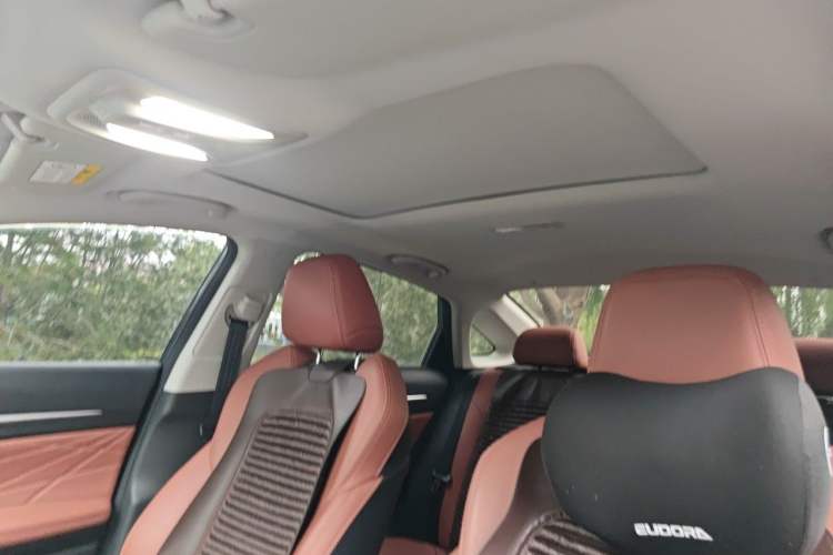 Used CHANGAN Eado 2023 Changan Edition PLUS Blue Whale NE 1.4T GDI DCT Prestige Version Headliner