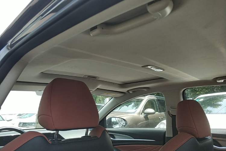 Used CHANGAN Eado 2023 Changan Edition PLUS Blue Whale NE 1.4T GDI DCT Prestige Version Headliner