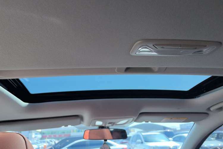 Used CHANGAN Eado 2023 Changan Edition PLUS Blue Whale NE 1.4T GDI DCT Prestige Version Headliner