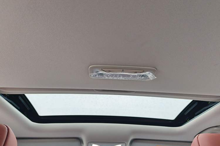 Used CHANGAN Eado 2023 Changan Edition PLUS Blue Whale NE 1.4T GDI DCT Prestige Version Headliner