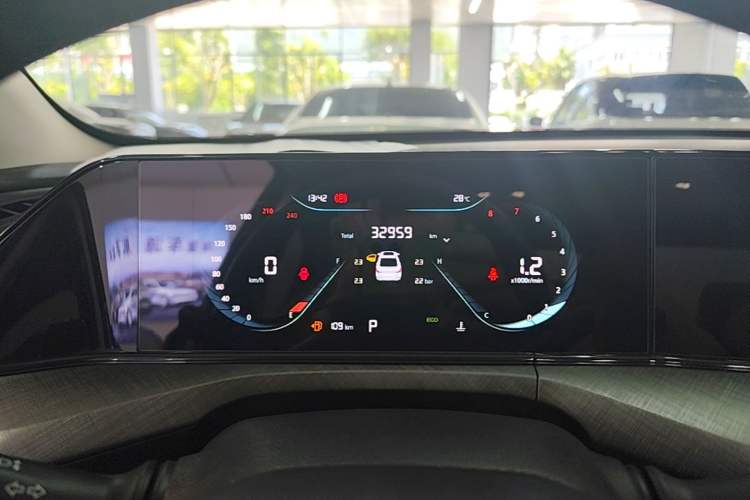 Used CHANGAN Eado 2023 Changan Edition PLUS Blue Whale NE 1.4T GDI DCT Prestige Version Instrument Cluster