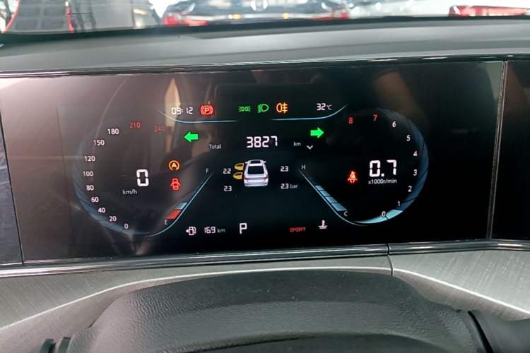 Used CHANGAN Eado 2023 Changan Edition PLUS Blue Whale NE 1.4T GDI DCT Prestige Version Instrument Cluster