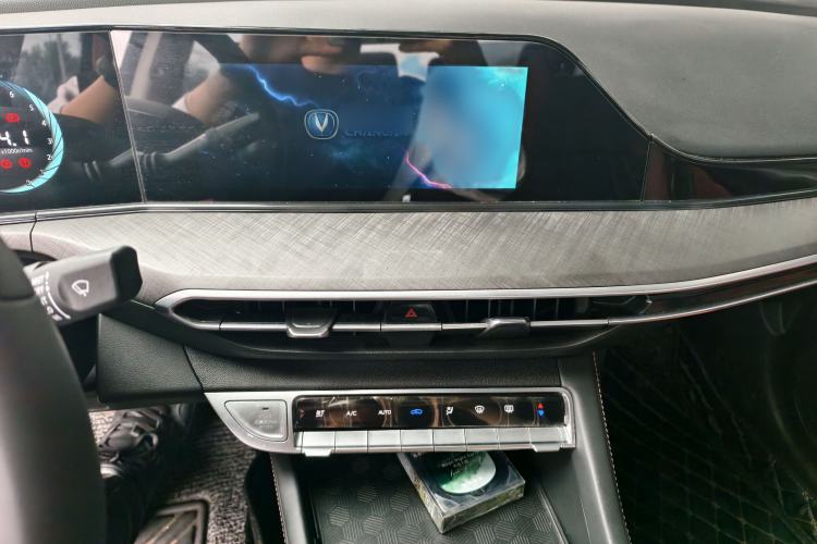Used CHANGAN Eado 2023 Changan Edition PLUS Blue Whale NE 1.4T GDI DCT Prestige Version Interior 1