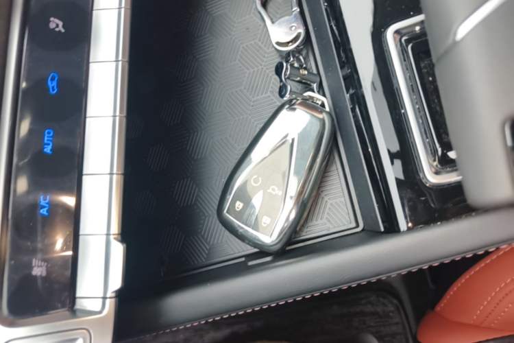 Used CHANGAN Eado 2023 Changan Edition PLUS Blue Whale NE 1.4T GDI DCT Prestige Version Interior 1