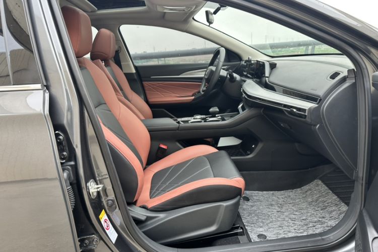 Used CHANGAN Eado 2023 Changan Edition PLUS Blue Whale NE 1.4T GDI DCT Prestige Version Interior 1