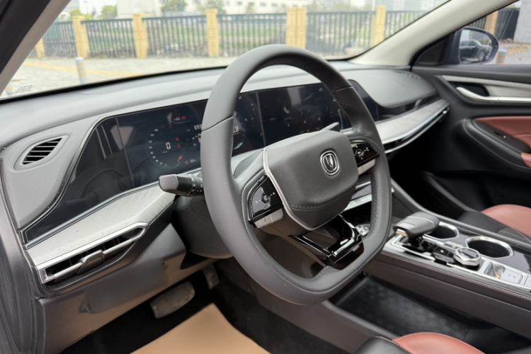 Used CHANGAN Eado 2023 Changan Edition PLUS Blue Whale NE 1.4T GDI DCT Prestige Version Interior 1