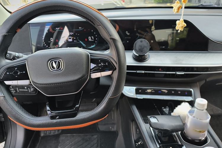 Used CHANGAN Eado 2023 Changan Edition PLUS Blue Whale NE 1.4T GDI DCT Prestige Version Interior 2