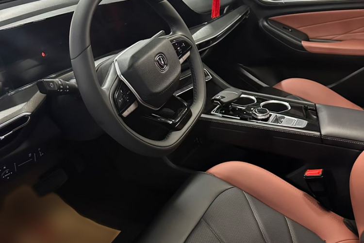 Used CHANGAN Eado 2023 Changan Edition PLUS Blue Whale NE 1.4T GDI DCT Prestige Version Interior 2