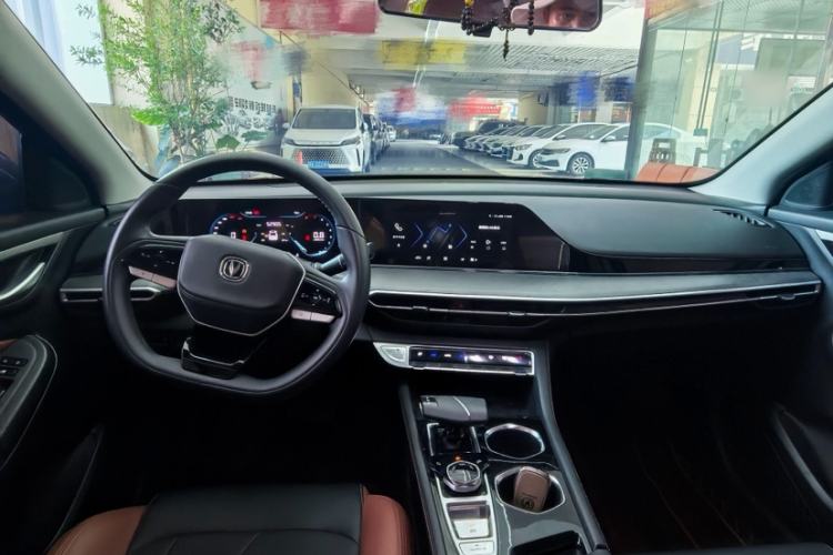 Used CHANGAN Eado 2023 Changan Edition PLUS Blue Whale NE 1.4T GDI DCT Prestige Version Interior 3