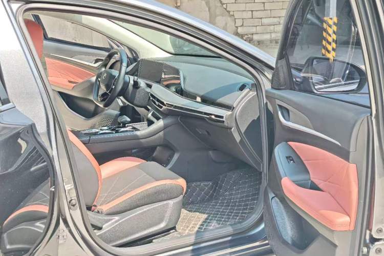 Used CHANGAN Eado 2023 Changan Edition PLUS Blue Whale NE 1.4T GDI DCT Prestige Version Interior 3