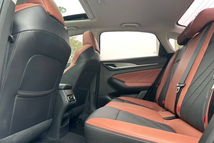 Used CHANGAN Eado 2023 Changan Edition PLUS Blue Whale NE 1.4T GDI DCT Prestige Version Interior 3