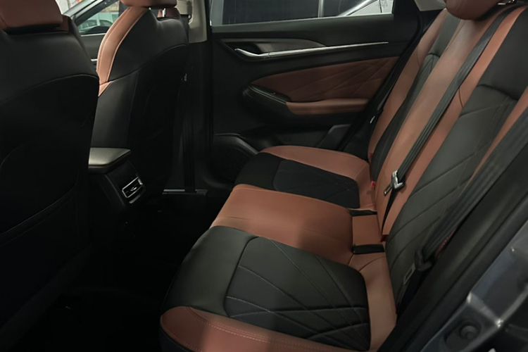 Used CHANGAN Eado 2023 Changan Edition PLUS Blue Whale NE 1.4T GDI DCT Prestige Version Interior 3