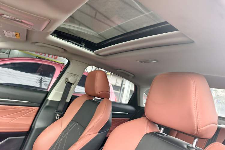Used CHANGAN Eado 2023 Changan Edition PLUS Blue Whale NE 1.4T GDI DCT Prestige Version Interior 4