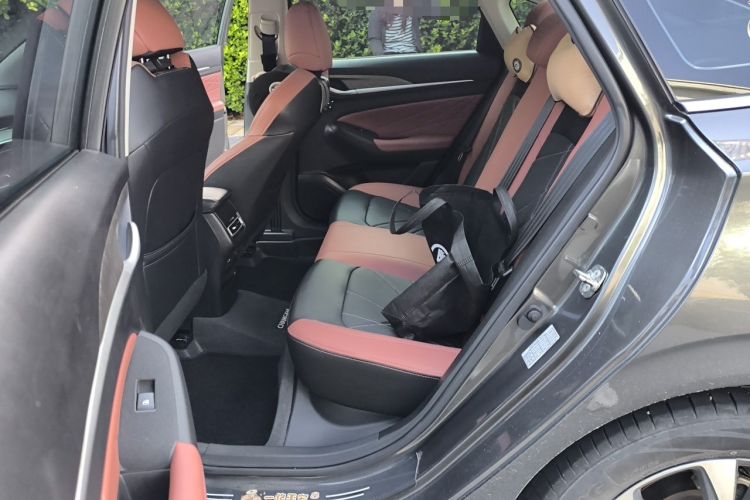 Used CHANGAN Eado 2023 Changan Edition PLUS Blue Whale NE 1.4T GDI DCT Prestige Version Interior 4