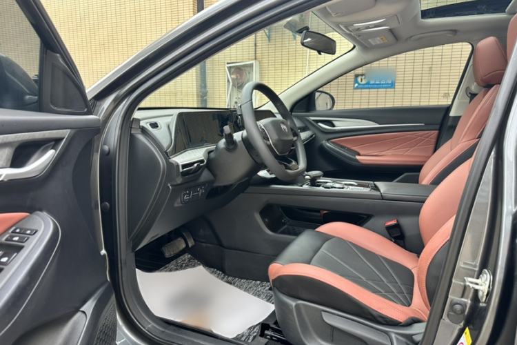 Used CHANGAN Eado 2023 Changan Edition PLUS Blue Whale NE 1.4T GDI DCT Prestige Version Interior 4