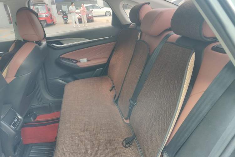 Used CHANGAN Eado 2023 Changan Edition PLUS Blue Whale NE 1.4T GDI DCT Prestige Version Interior 4