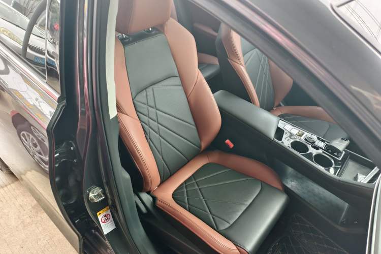 Used CHANGAN Eado 2023 Changan Edition PLUS Blue Whale NE 1.4T GDI DCT Prestige Version Interior 5