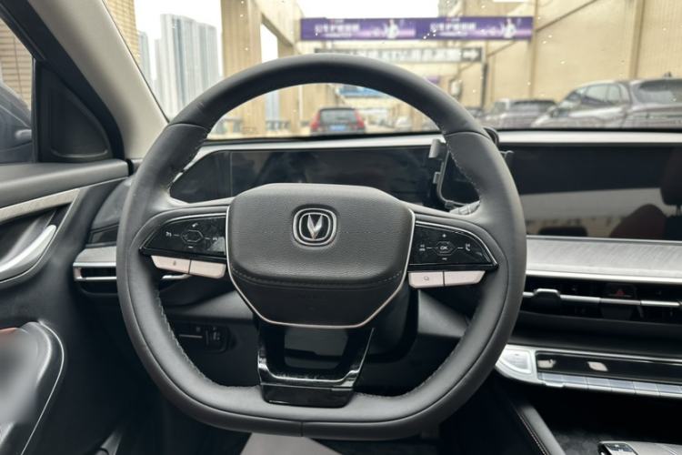 Used CHANGAN Eado 2023 Changan Edition PLUS Blue Whale NE 1.4T GDI DCT Prestige Version Interior 5