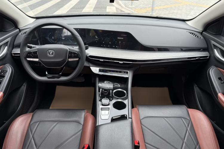 Used CHANGAN Eado 2023 Changan Edition PLUS Blue Whale NE 1.4T GDI DCT Prestige Version Interior 5